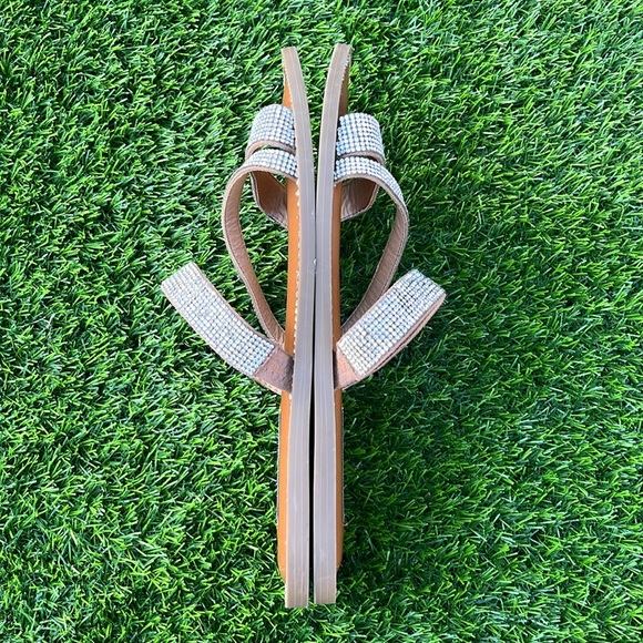 🦜STEVE MADDEN Rhinestone Sandals🦜 - Picture 2 of 8
